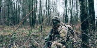 Oekraïense verdediging overweldigd door gestage Russische opmars op twee fronten (VIDEO’S)