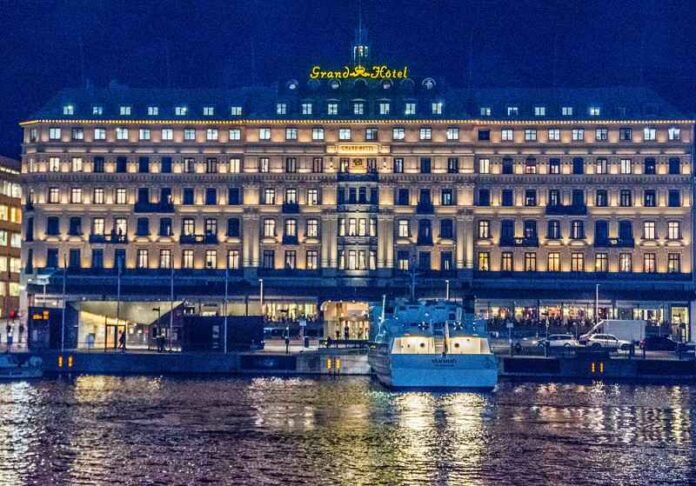 Depositphotos_429713010_Grand hotel