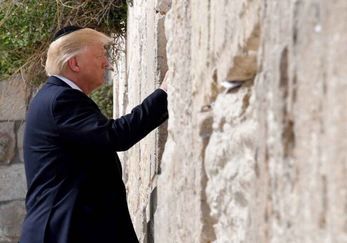 trump-klaagmuur