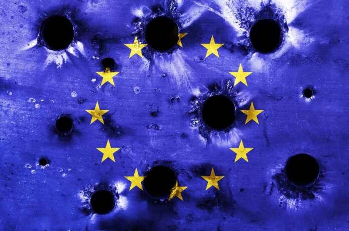 Depositphotos_29706441_EU-kogelgaten-vlag