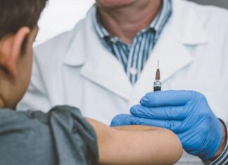 mRNA-vaccins maken alle infecties veel gevaarlijker, waarschuwt studie