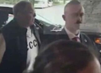 KIJK: Russische minister van Buitenlandse Zaken Lavrov trolt Oekraïne door provocerend USSR-sweatshirt te dragen tijdens Trump-Poetin topontmoeting (VIDEO)