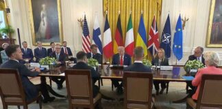 Trump onderbreekt ontmoeting met Zelensky en Europese leiders om Poetin te bellen