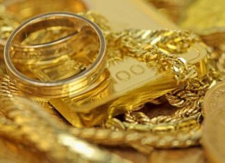 Goud bereikt voor het eerst ooit $4.000 en zilver nadert $50 terwijl de Amerikaanse dollar instort