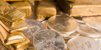 Goud en zilver schieten omhoog omdat beleggers zich haasten om de economische tijdbommen te ontwijken die overal om ons heen beginnen te ontploffen