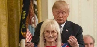Trump blijft toegeven dat hij is omgekocht en het bezit is van de rijkste Israëliër ter wereld