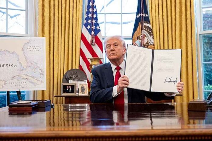 The_White_House_-Trump