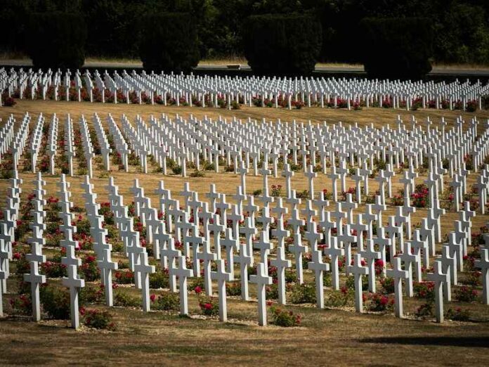 Depositphotos_211967266_militair-begraafplaats