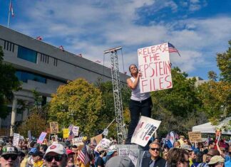 Laat u niet afleiden: over Trump, Epstein en de oorlog met Venezuela