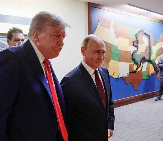 Heeft Trump eindelijk zijn ‘pacifistische’ masker afgezet?
