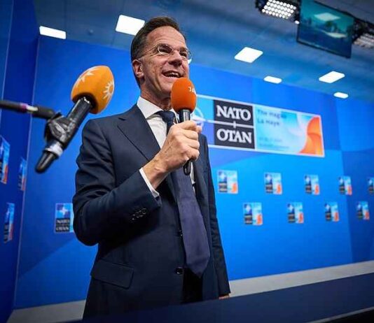 Rutte prijst investeringen van “letterlijk miljarden“ aan om de drone-capaciteiten van de NAVO drastisch te vergroten