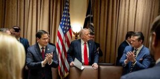 Trump verhoogt de spanningen met Moskou nu het Amerikaanse leger een Russische tanker in internationale wateren in beslag neemt en meer spreekt over het met geweld veroveren van Groenland