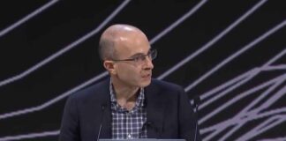 Yuval Harari waarschuwt op het WEF voor een groeiend wereldwijd surveillancesysteem, terwijl Donald Trump de vooruitgang van de VS op het gebied van AI en crypto prijst en het potentieel voor kwaad wegwuift