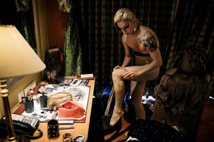 Depositphotos_183056748_transgender
