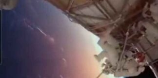 Artemis II-astronaut betrapt met ‘drie benen’ in live-uitzending — NASA-maanmissie ontmaskerd als AI-hoax (VIDEO’S)
