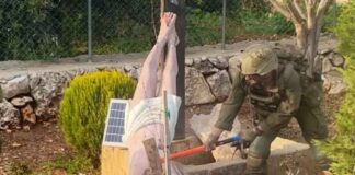 IDF onder vuur nadat soldaten betrapt werden op het vernielen van een Jezusbeeld met een sloophamer