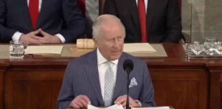 Koning Charles duikt op in Washington D.C. en slaat de oorlogstrommels voor een Derde Wereldoorlog tegen Rusland