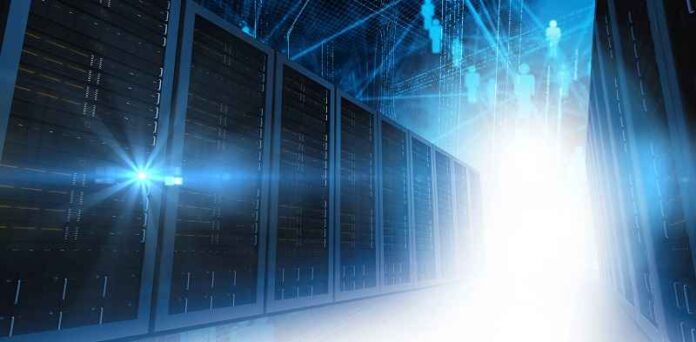 Depositphotos_106416012_datacenter