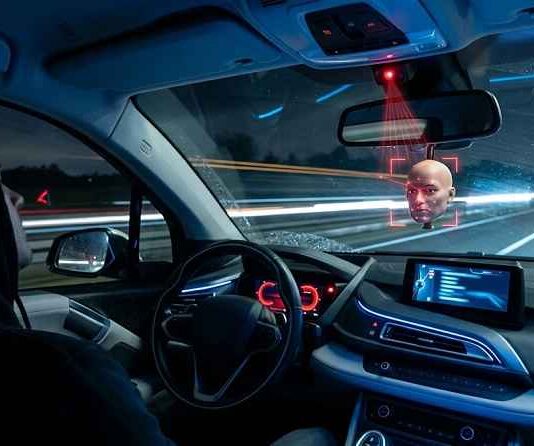 Met goedkope plastic hoofdjes: zo absurd eenvoudig kan de AI van Tesla worden omzeild