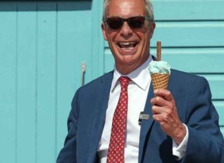 Farage wordt ingehaald door zijn leugens over een omkoopsom van 5 miljoen pond