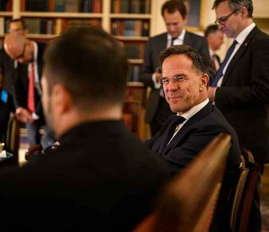Mark Rutte nam een whiteboard mee naar Washington. Een Duitse generaal had de datum al vastgesteld