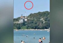 KIJK: Angstaanjagende beelden tonen Oekraïense drone-aanval op badplaats aan de Zwarte Zee – 7 doden, waaronder 3 kinderen, en 10 gewonden