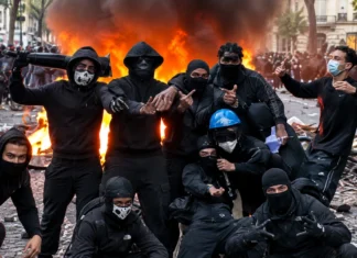 Frankrijk bereikt het “point of no return” nu rellen en chaos zich verspreiden