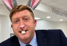 Gearresteerd vanwege satirische afbeelding van een haas: Britse politie valt woning van 15-jarige binnen