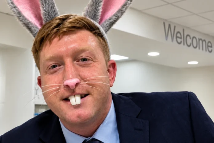 Gearresteerd vanwege satirische afbeelding van een haas