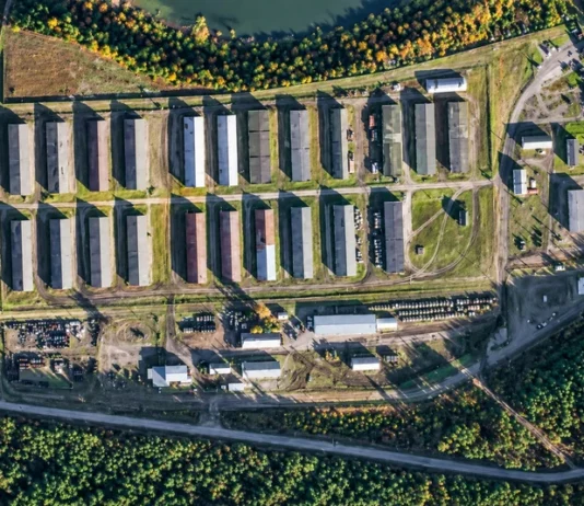 Westerse analisten geschokt: eerder leeggehaalde Russische opslagbases voor pantservoertuigen lopen stilletjes weer vol